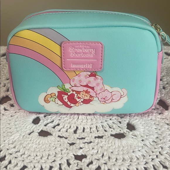 Loungefly Strawberry Shortcake Cosmetic Bag/ Make-Up Bag NWT - Picture 3 of 3